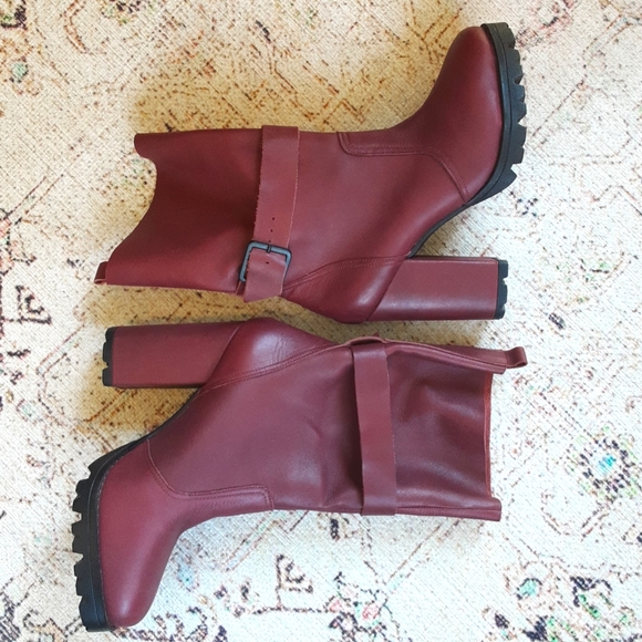 Gorgeous Burgundy Chunky Leather High Heel Statement Boots Made in Brazil Size 6 - Picture 4 of 12